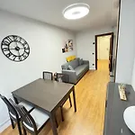 Manurodri Apartment