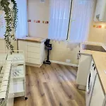 Apartment Manurodri